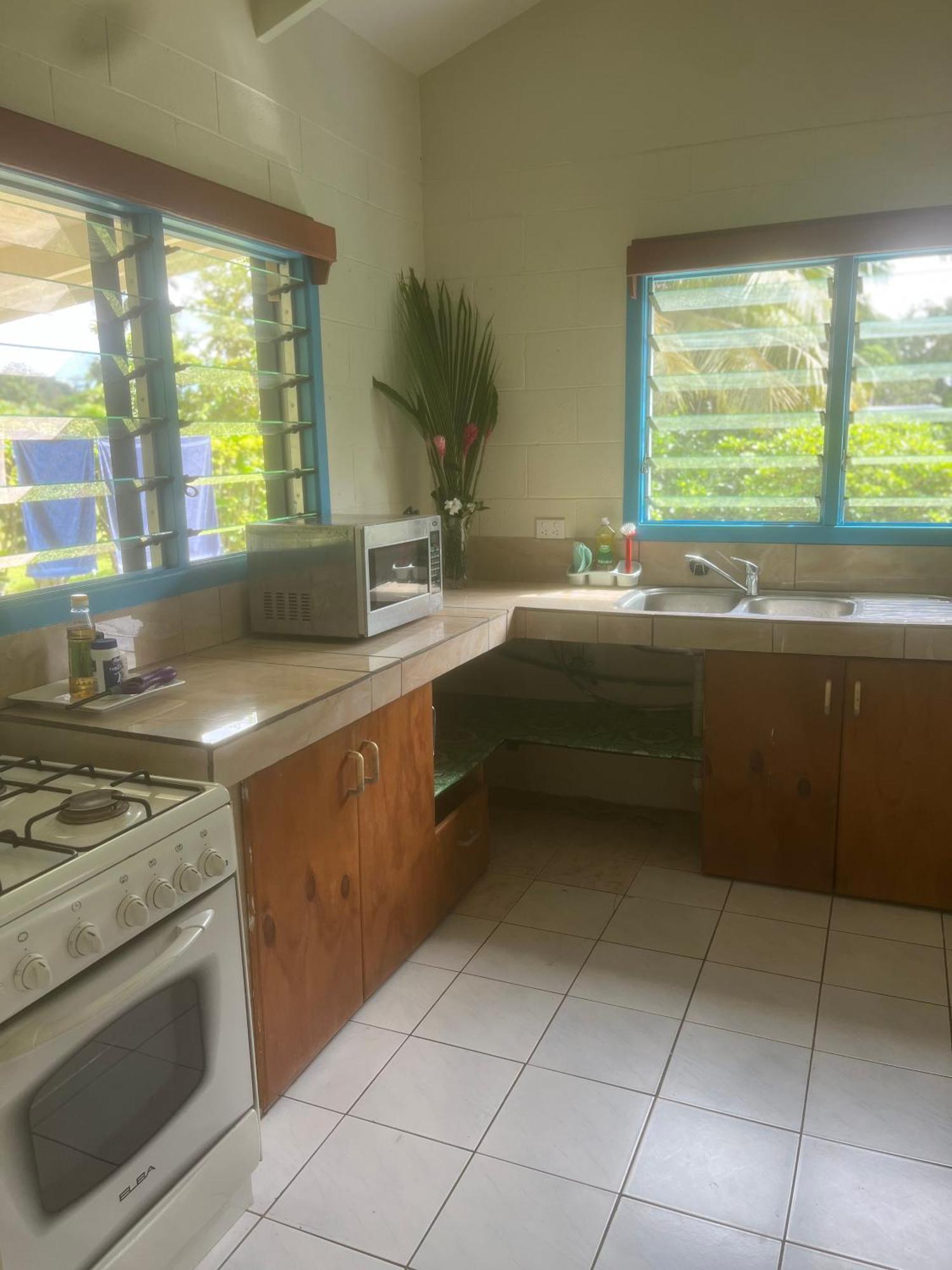 Sharnytas Guesthouse Air Conditioned アバルア エクステリア 写真