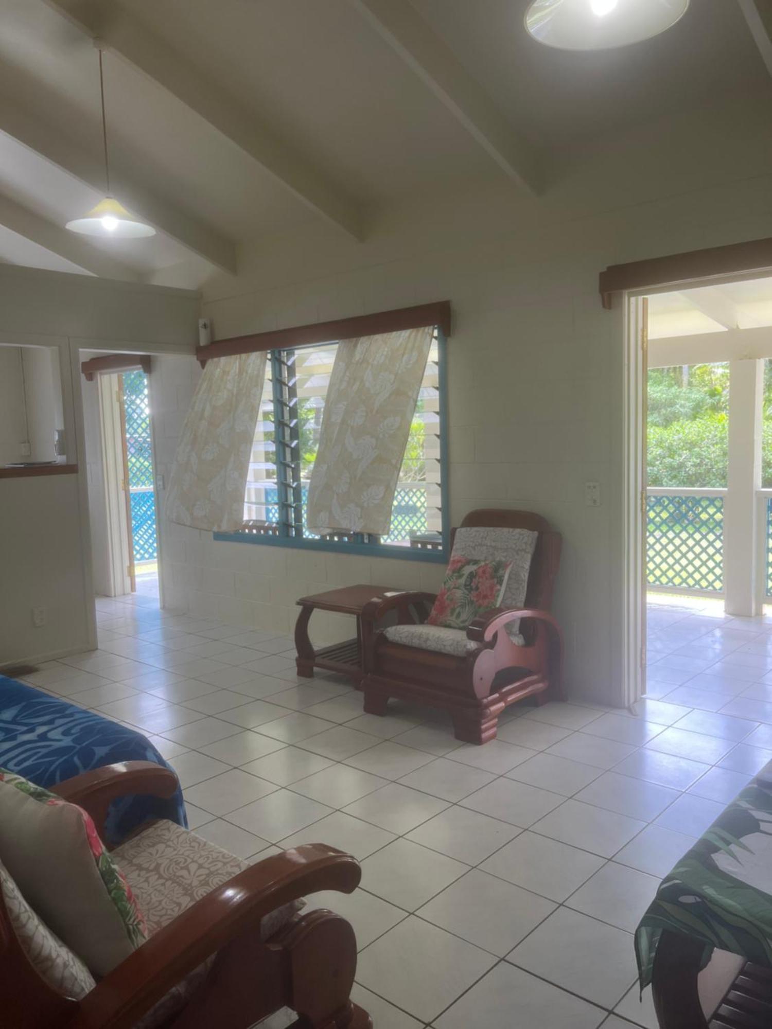 Sharnytas Guesthouse Air Conditioned アバルア エクステリア 写真